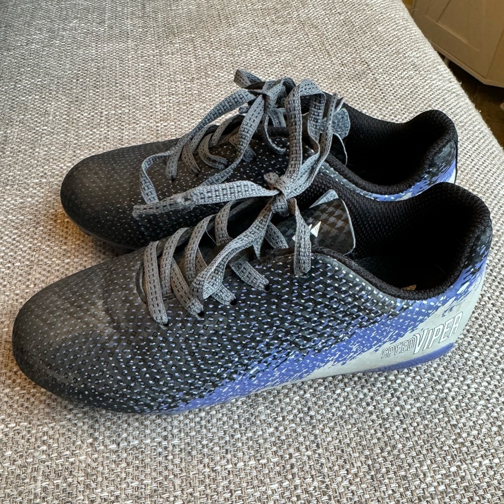 DSG Size 12 unisex soccer cleats